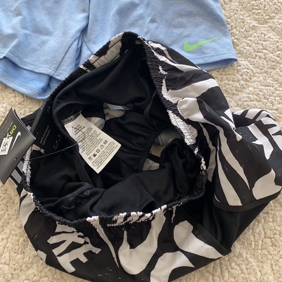 Nike Girls Shorts - Picture 4 of 6